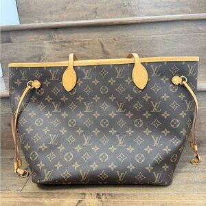 Louis Vuitton Neverfull mm Monogram Tote in Brown and Tan